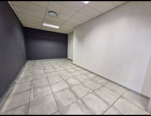 133M² OFFICE TO LET IN BARTLETT